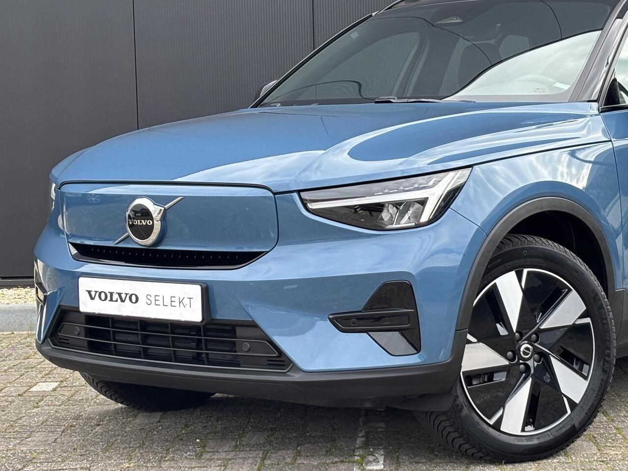 Volvo XC40 Single Motor Extended Range Plus 82 kWh Adapt. cruise Control / BLIS / Park assist camera achter / Trekhaak / Keyless drive / All season