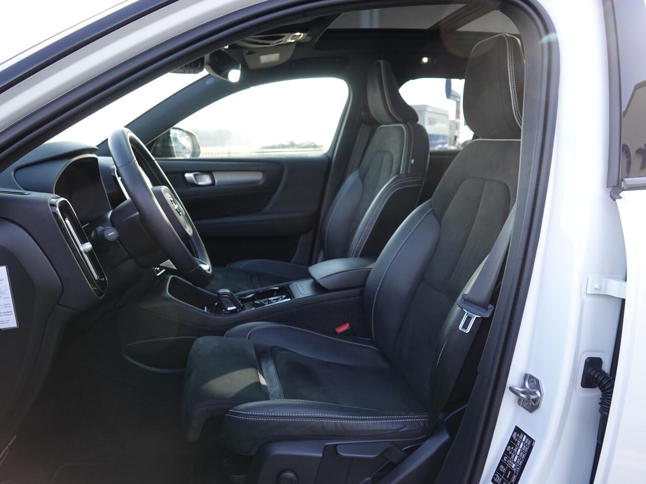 Volvo XC40 1.5 T2 R-Design PANO | TREKH. | H-LEER | PILOT + ACC | BLIS + CTA