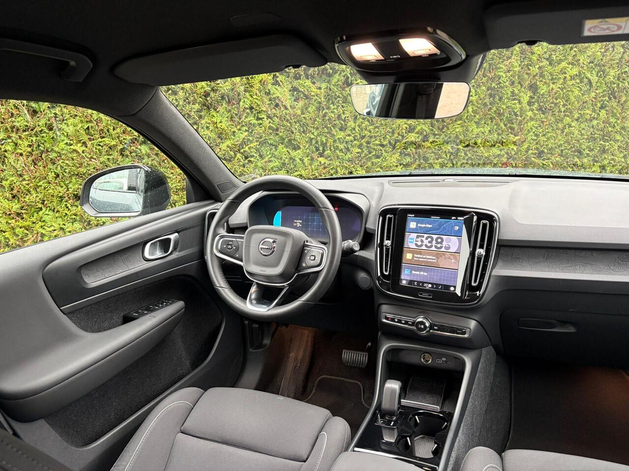 Volvo XC40 Recharge Plus 70 kWh | BLIS | Stoel/Stuur Verwarming | Pilot Assist |