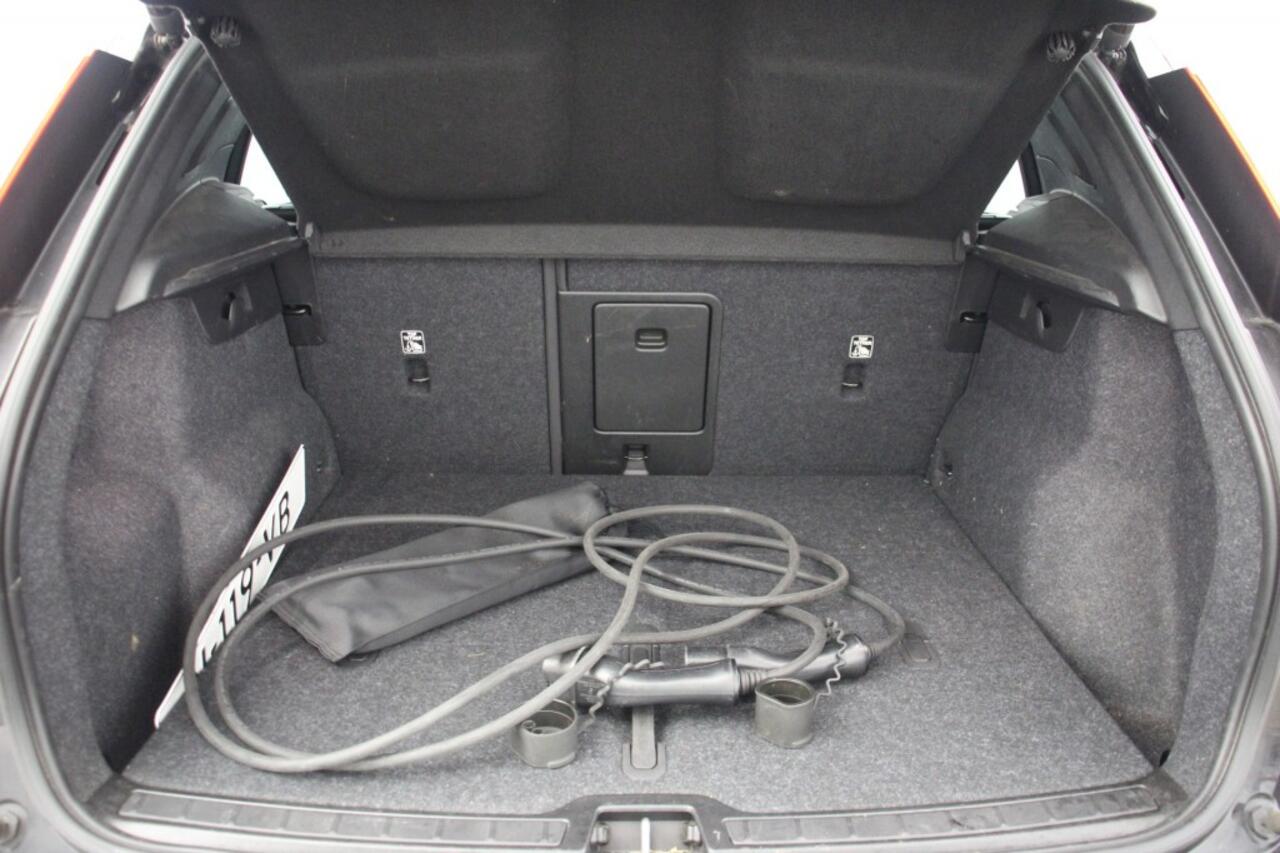 Volvo XC40 Recharge Plus - Carplay, Navi, Cruise, Camera, Stuur/Stoelverw.