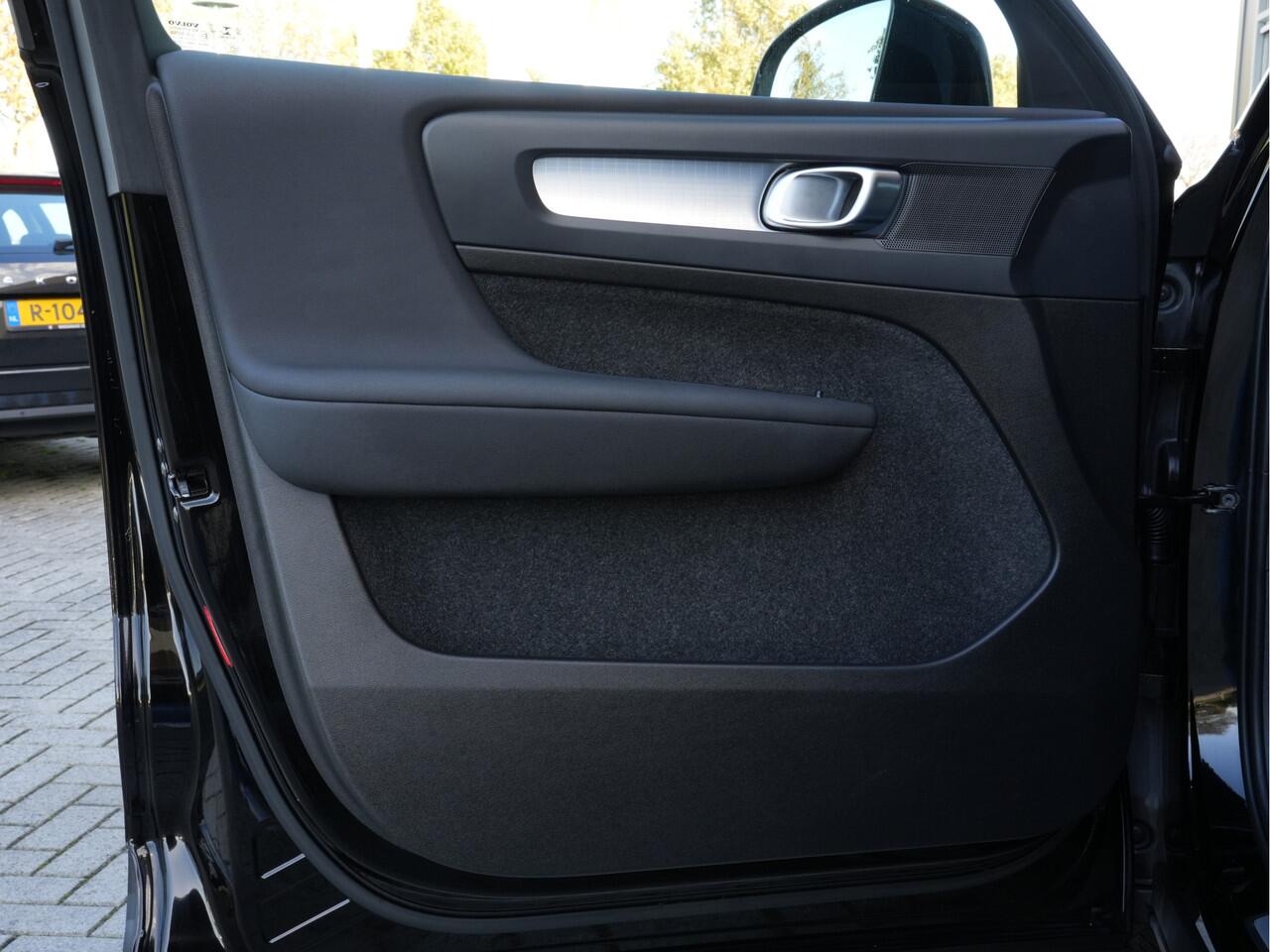 Volvo XC40 1.5 T4 Plug-in hybrid Core Bright | Driver Assist | LED | Stoel+Stuurverwarming