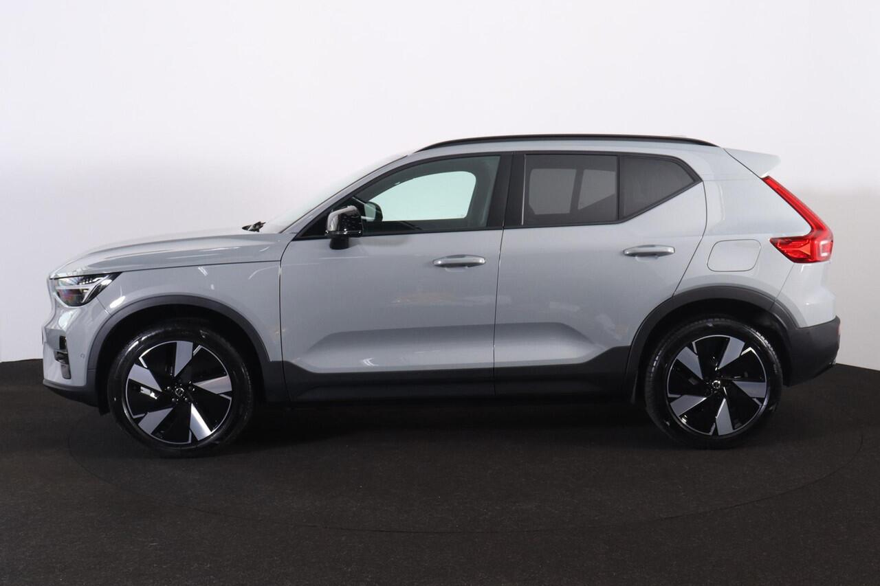 Volvo XC40 Extended Range Plus 82 kWh - IntelliSafe Assist & Surround - 360º Camera - Harman/Kardon audio - Verwarmde voorstoelen, stuur & achterbank - Parkeersensoren voor & achter - Elektr. bedienb. bestuurdersstoel met geheugen - Wollen bekleding - Draadloze tel.