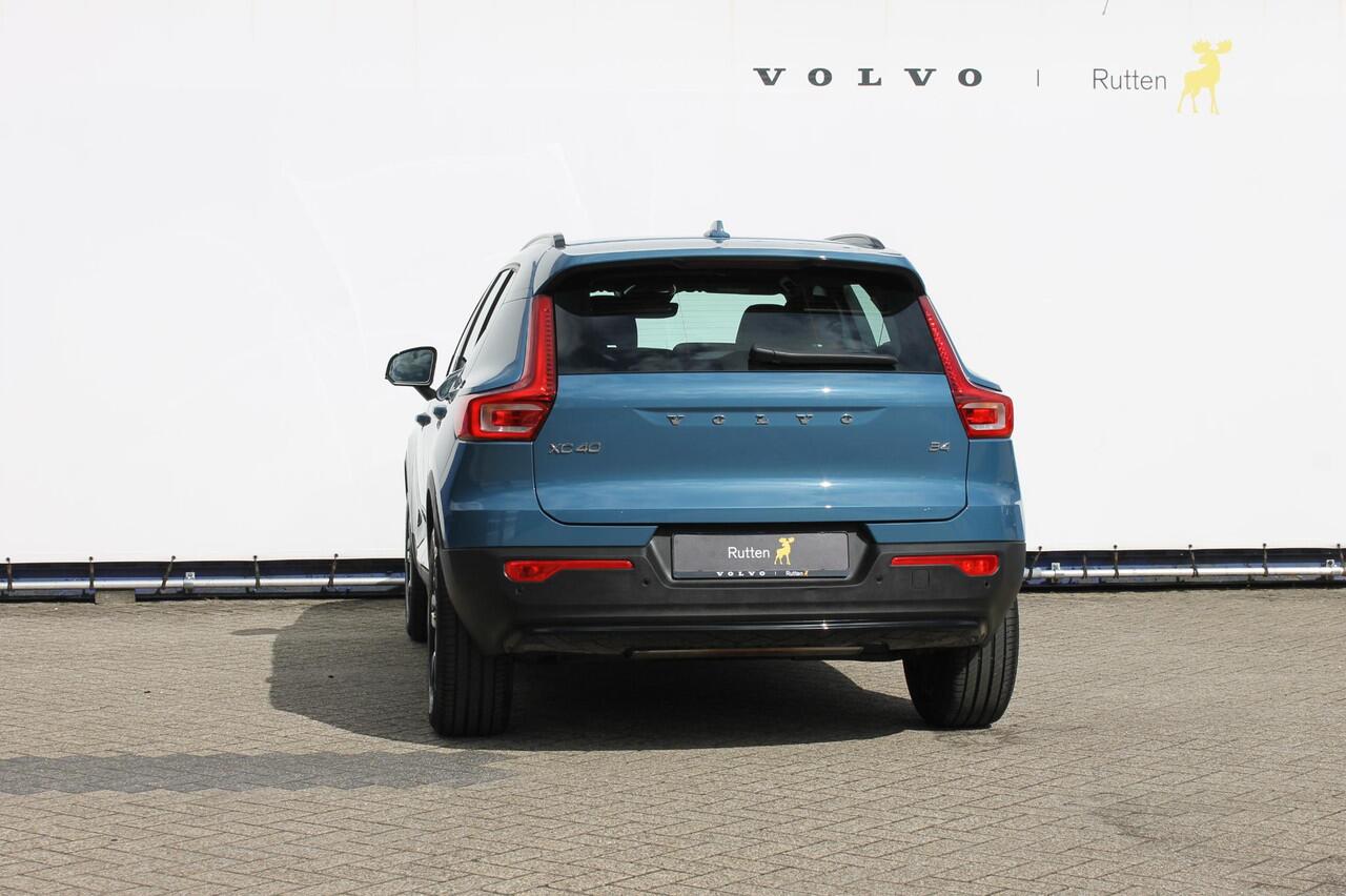 Volvo XC40 B4 211PK Automaat Plus Dark Google Infotainment / Semi elektrisch wegklapbare trekhaak / Verwarmbare voorruit / Harman Kardon Audio installatie / Elektrisch bedienbare voorstoelen