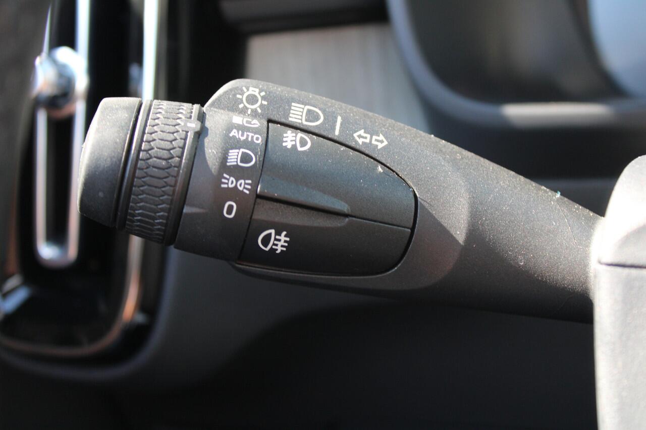 Volvo XC40 1.5 T5 Recharge Inscription - Camera - H&K - Memory - Pano - Trekhaak - Leder - Stoel/Stuurverwarming - Rijklaar