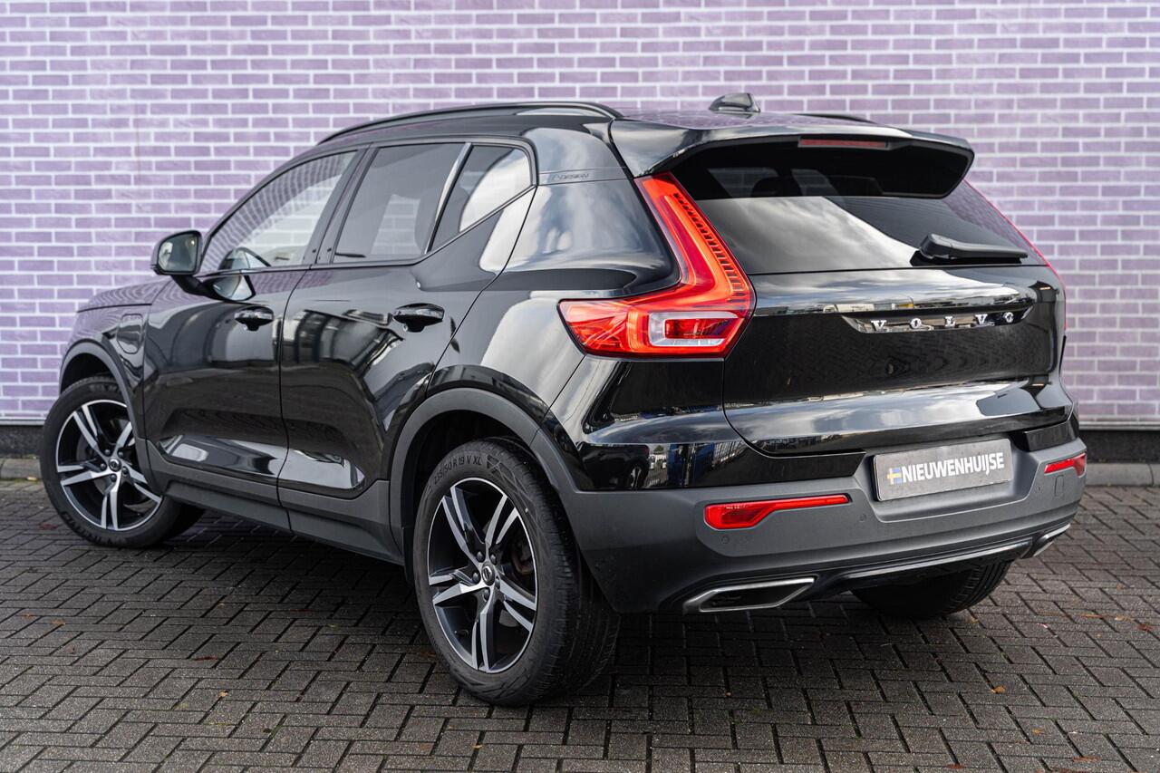 Volvo XC40 1.5 T5 Twin Engine Inscription | Schuif- / Kanteldak | Getint Glas | Parkeer Camera | Parkeersensoren Voor + Achter | Stoel - / Stuurverwarming | Cruise Control | Volvo On Call |