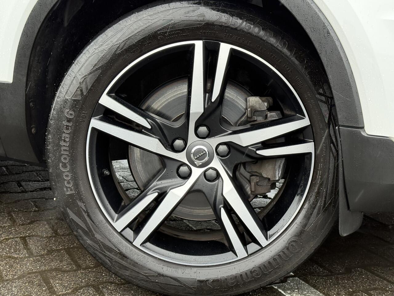 Volvo XC40 1.5 T4 Recharge R-Design | Navi | Trekhaak | CarPlay | Camera | LED | DAB | 19 inch