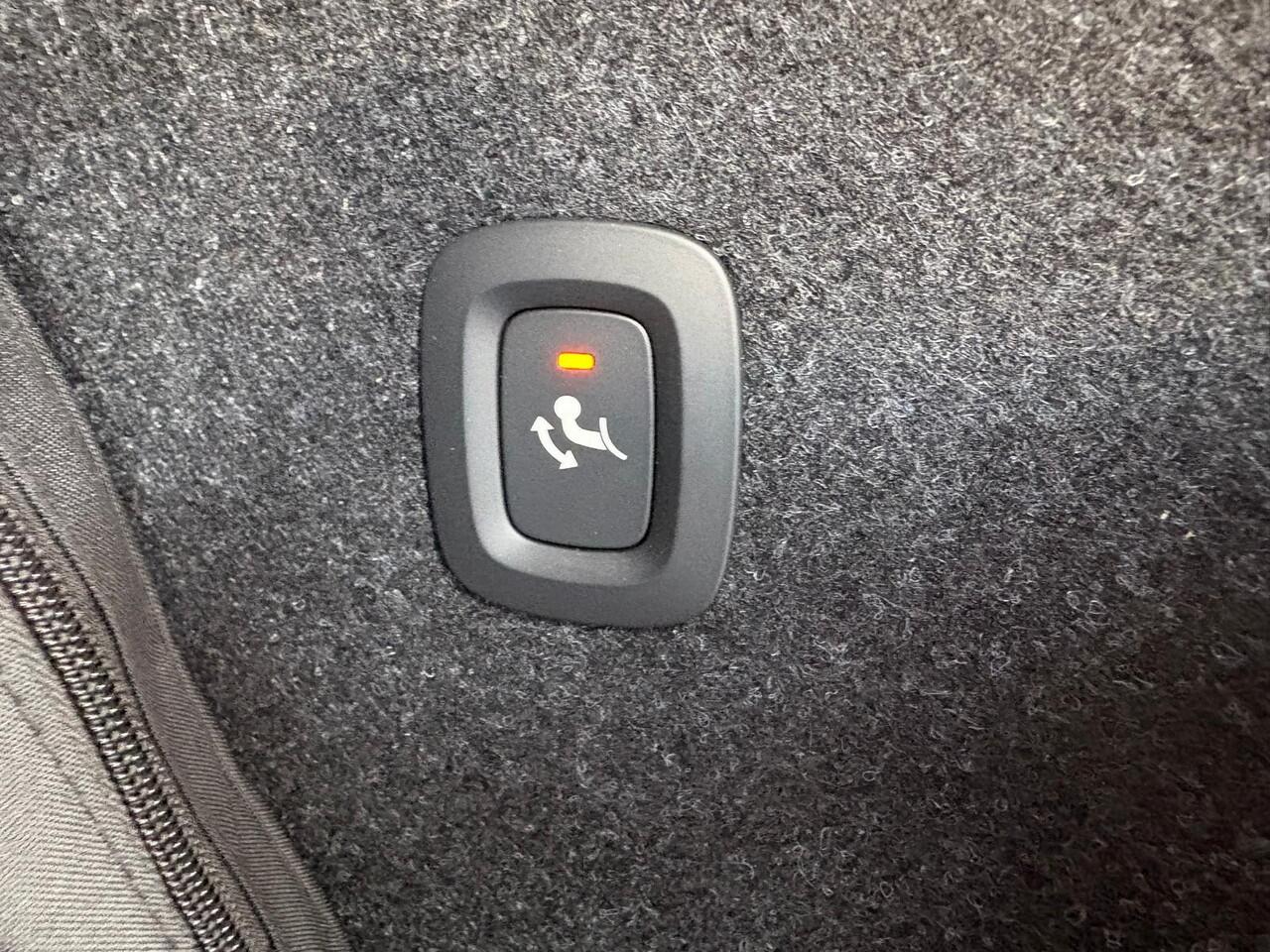 Volvo XC40 B4 Plus Dark | Harman/Kardon | Memory | Stoel/Stuur Verwarming |