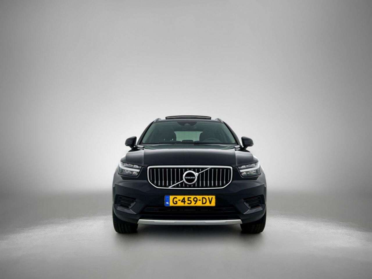 Volvo XC40 1.5 T3 Inscription | Panorama dak | Leder | 18'' Lichtmetaal |
