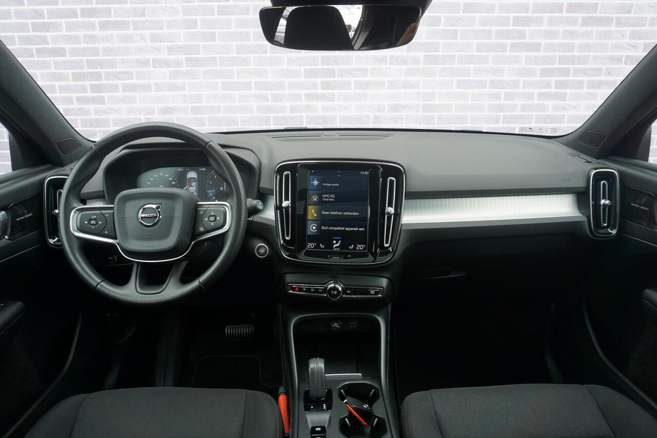Volvo XC40 1.5 T3 Momentum Pro | Panorama-schuifdak | Camera | Harman & Kardon | LED Koplampen | Zwarte Hemel |