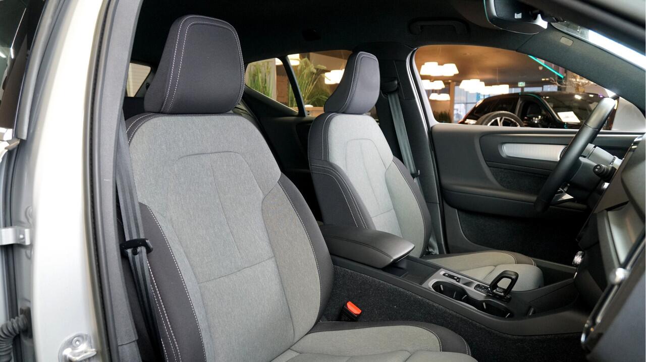 Volvo XC40 1.5 T5 Plug-in Hybrid 193kW/262pk DCT7 FACELIFT! Plus Bright CLIMA + CRUISE + FULL LED HIGH BEAM + NAVI SENSUS + LANE ASSIST + SPORTSTOELEN + KEYLESS ENTRY&GO + CAMERA + MISTLAMPEN VOOR + PARKSENSOREN + 18" LM-VELGEN!!