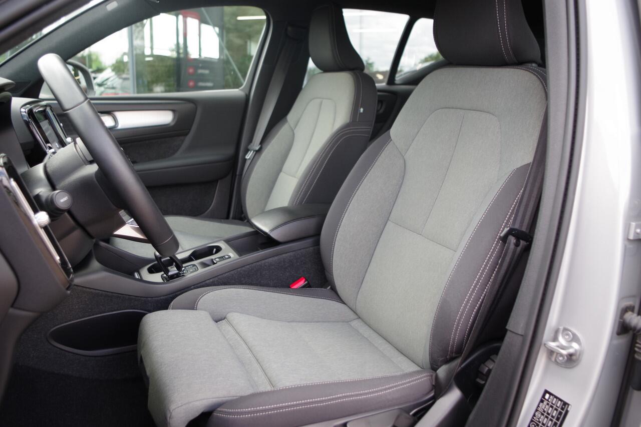 Volvo XC40 1.5 T4 Plug-in Hybrid Core Bright 211 PK, LED, Cruise Control, Climate Control, Camera, Carplay