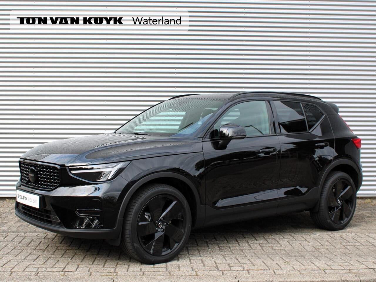 Volvo XC40 2.0 B4 Plus Black Edition Automaat / Panoramadak / Microtech Nubuck bekleding / Privacy Glass / Harman Kardon