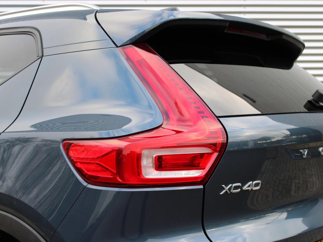 Volvo XC40 1.5 T3 Business Pro Automaat / 19" velgen / Trekhaak / DAB / BLISS