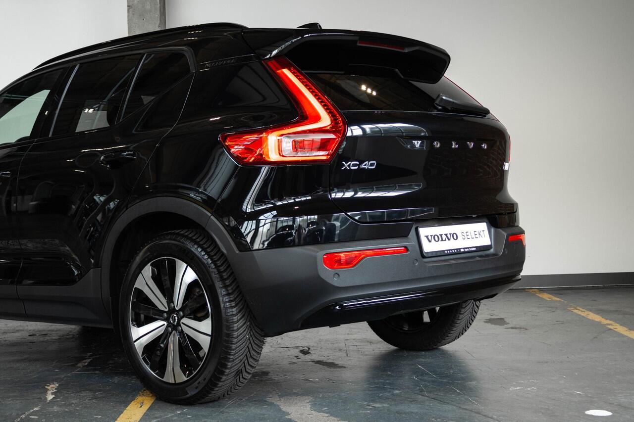 Volvo XC40 T5 Recharge Inscription | Harman Kardon Premium Audio | Panoramadak | 4-seizoenen banden | 360° parkeercamera | Stoeverwarming | BLIS | Adaptive Cruise Control | Parkeersensoren voor + achter | Navigatie