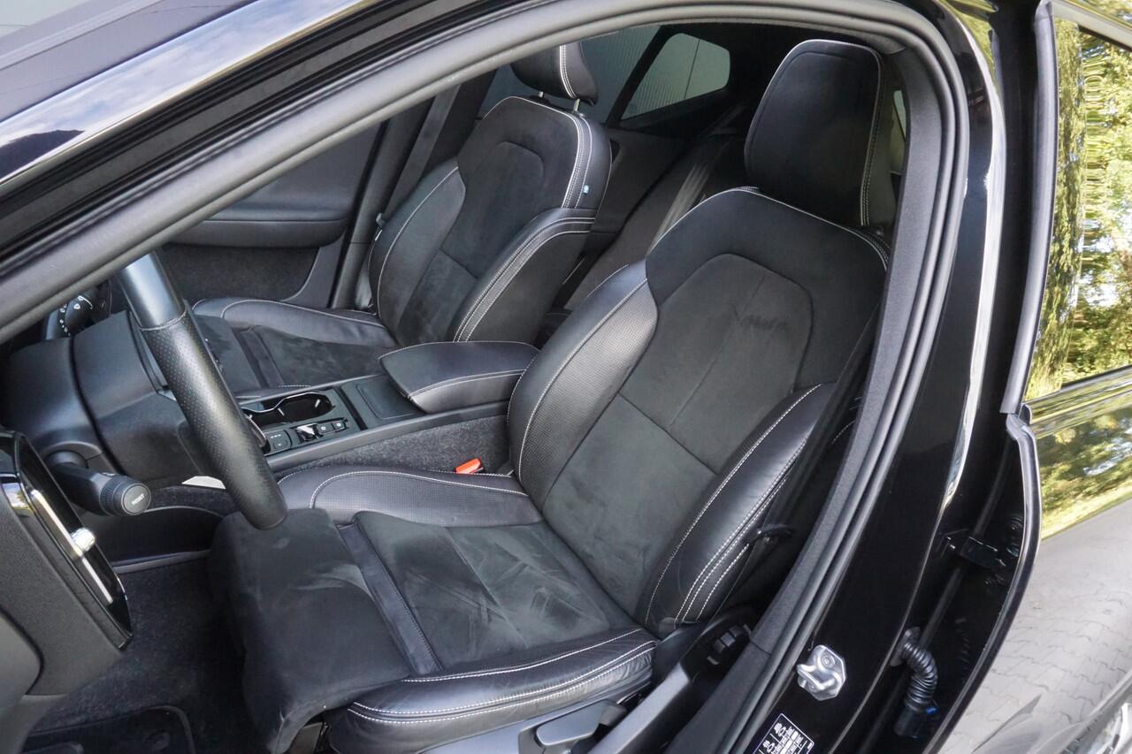 Volvo XC40 2.0 T4 R-Design | Automaat | Black Line | Panoramadak | Harman/Kardon | Trekhaak | Camera |