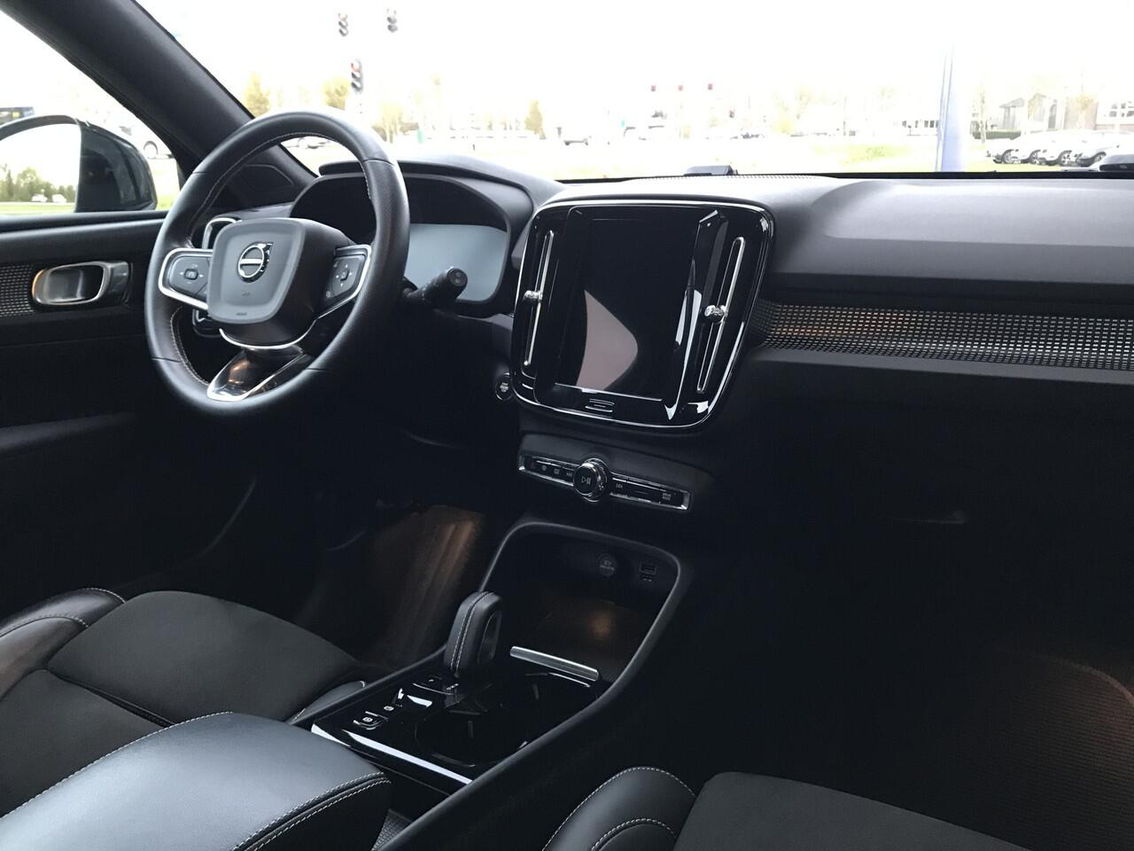 Volvo XC40 1.5 T4 Recharge R-Design Automaat | Rijklaar incl 12 mnd Bovag | Keyless entry Smartphone Blis H/K audio