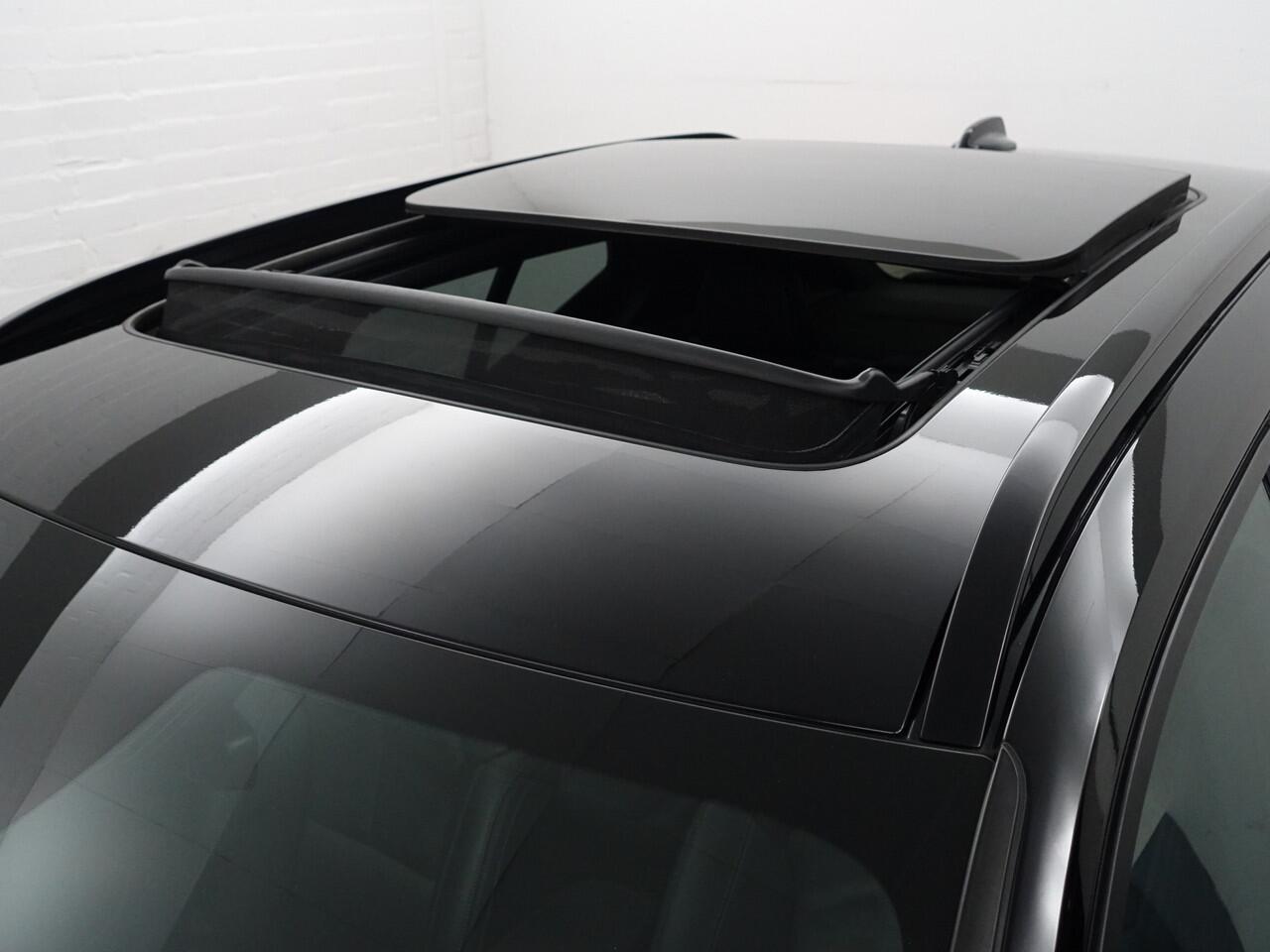 Volvo XC40 1.5 T5 Recharge R-Design Aut- Panoramadak, Harman Kardon, Stoel Memory, Stuur/Stoelverwarming, Carplay