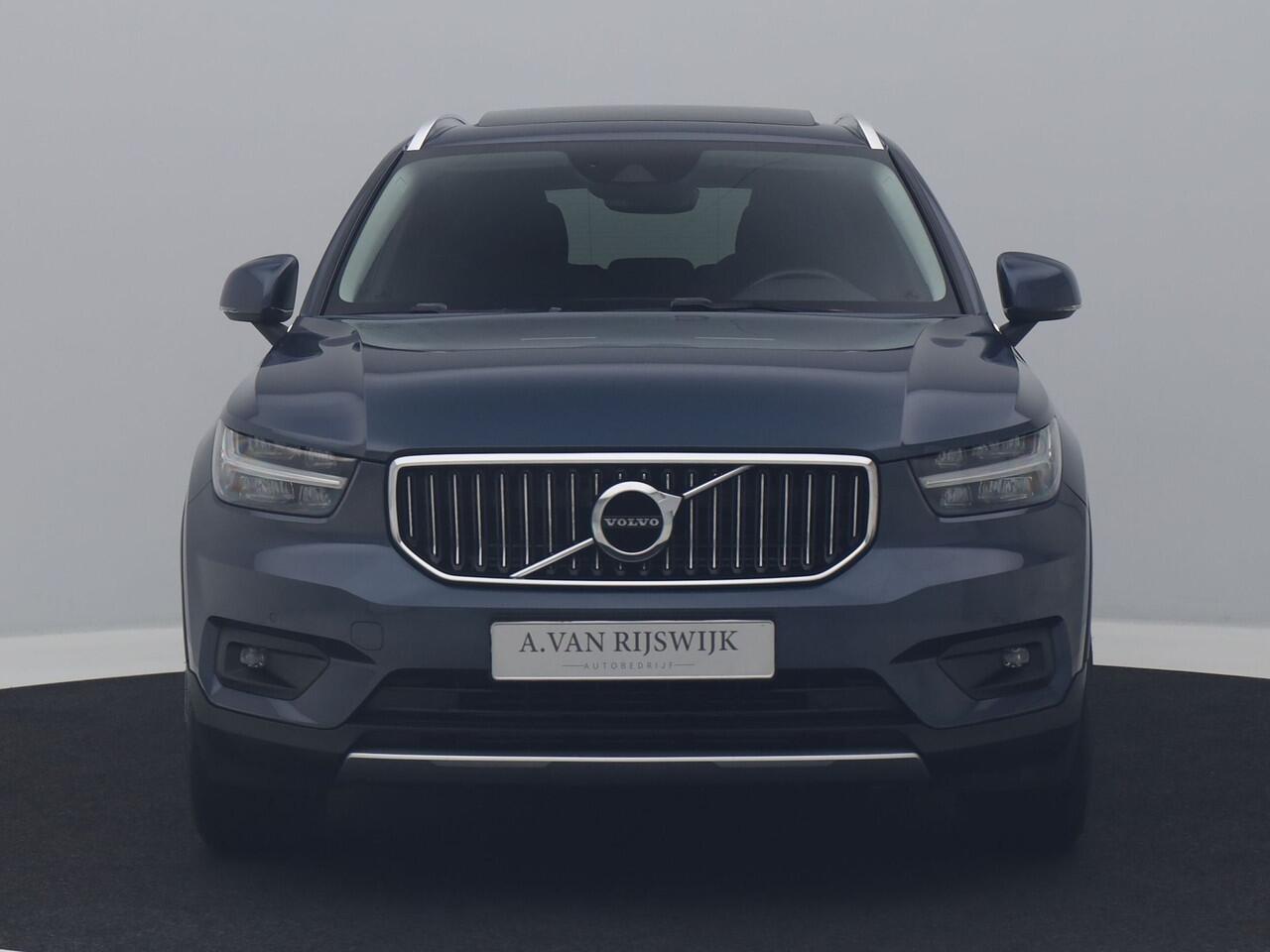 Volvo XC40 1.5 T4 Recharge Inscription Expression | PANO | CAMERA | KEYLESS