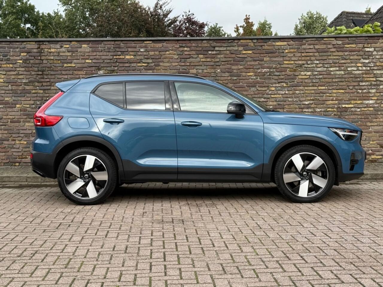 Volvo XC40 1.5 T5 Recharge R-Design Panodak Leer HenK Pilot assist Facelift