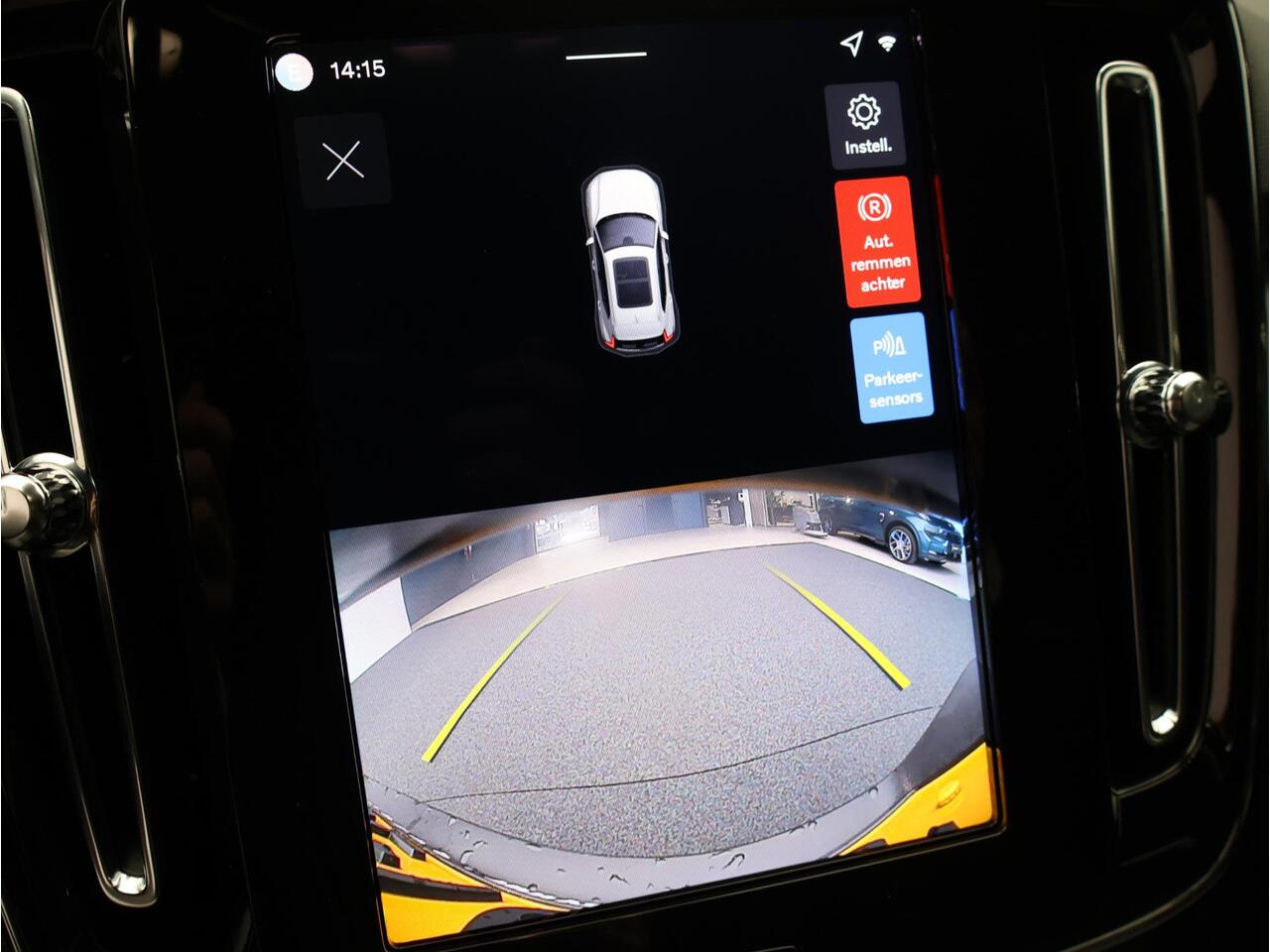 Volvo XC40 B3 163PK Core Business Edition / Adaptive Cruise / BLIS / Verwarmbaar Stuurwiel + Voorstoelen / Extra Getint Glas / 18" / Harman Kardon Audio /