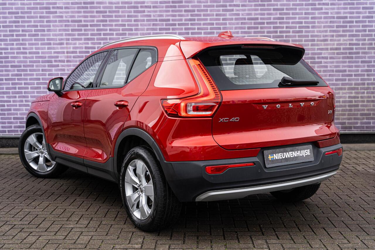 Volvo XC40 1.5 T3 Momentum | Stoel-/ Stuurverwarming | Camera | Cruise Control | Dodehoekdetectie | Parkeersensoren Voor + Achter | Volvo On Call | Carplay |