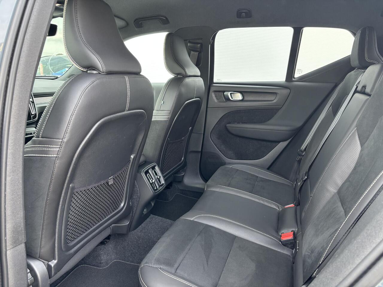 Volvo XC40 1.5 T3 R-Design / Navigatie / Camera / Origineel Nederlands / Elektrische achterklep /