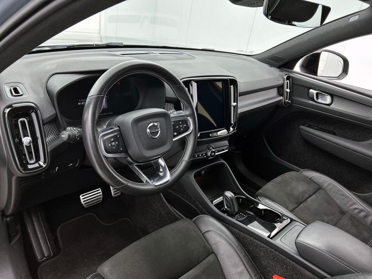 Volvo XC40 Recharge P8 AWD R-Design | SOH 92% | Trekhaak | 20" Velgen |