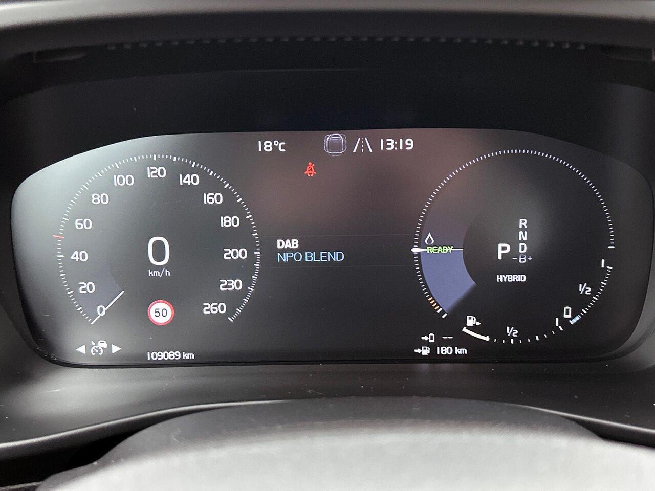 Volvo XC40 1.5 T4 Recharge R-Design Expression Auto. Navigatie Apple Carplay/ Android Auto Camera Parkeersensoren achter Adaptive Cruise Control Full Led Virtual Cockpit Climate Control Lichtmetalen velgen