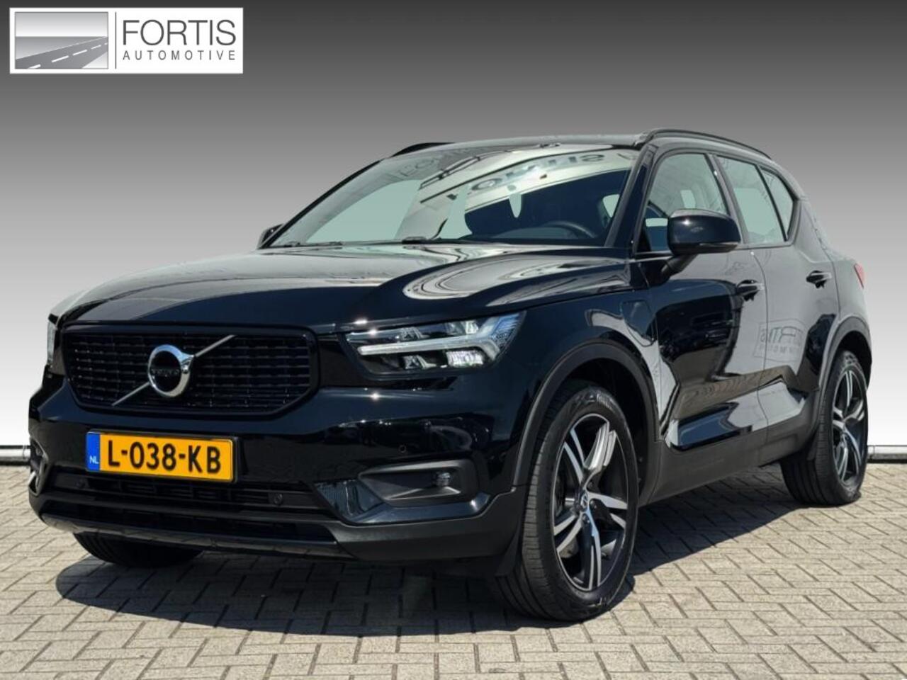 volvo-xc40-1.5-t4-recharge-r-design