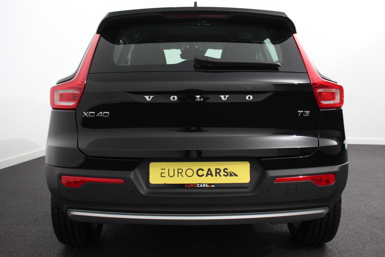 Volvo XC40 1.5 T3 163 pk Automaat Momentum Navigatie Apple Carplay / Android Auto Parkeersensor achter Adaptive Cruise Control Virtual Cockpit Stoelverwarming LED kop- en mistlampen Sensus Connect met High Performance Sound Inductielader Lane Assist