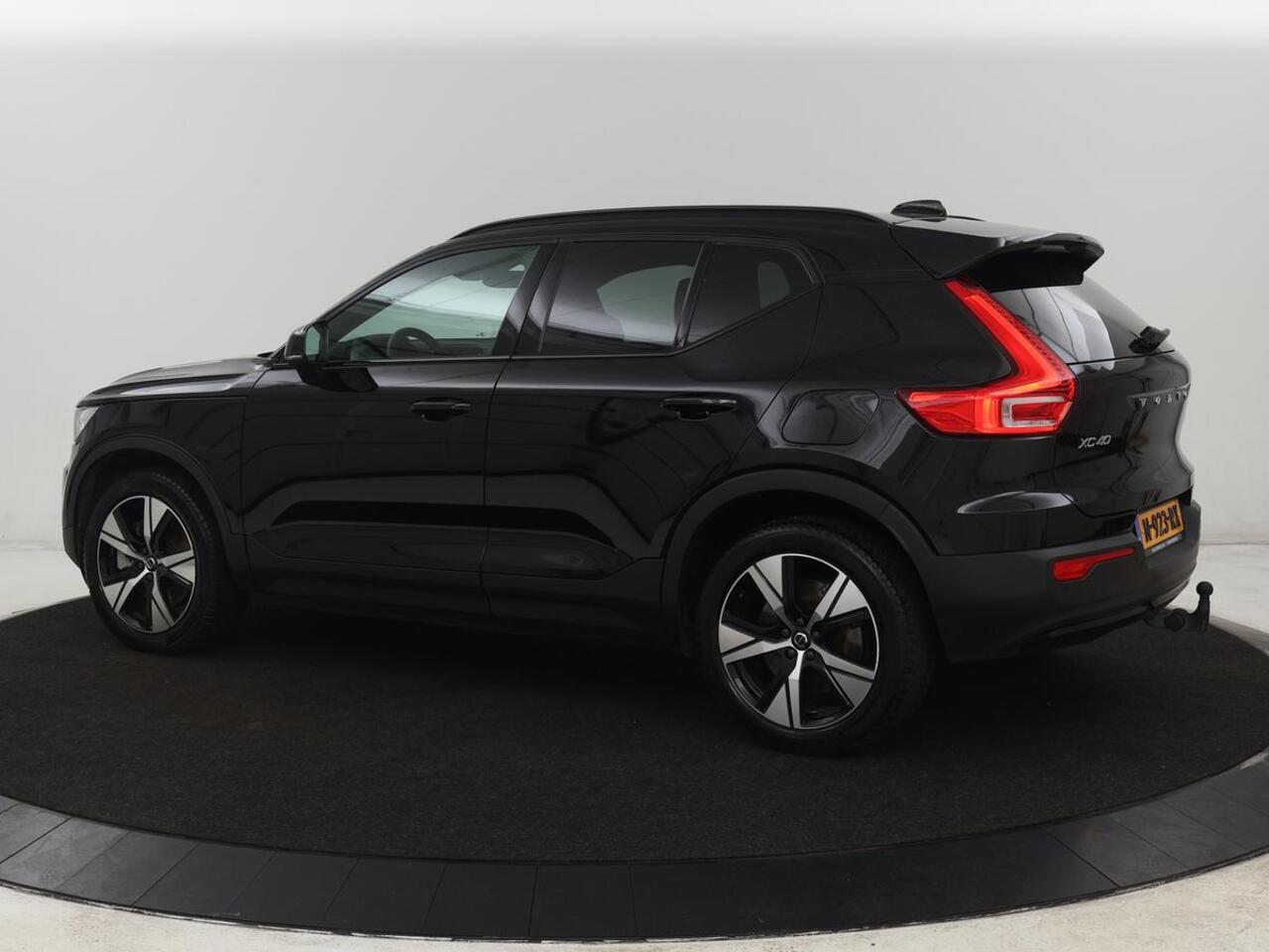 Volvo XC40 Recharge Plus | Trekhaak | Stoel & stuurverwarming | Warmtepomp | Adaptive cruise | Carplay | Navigatie | Camera | Leder/Alcantara | Full LED | DAB | Standkachel | Bluetooth | Climate control