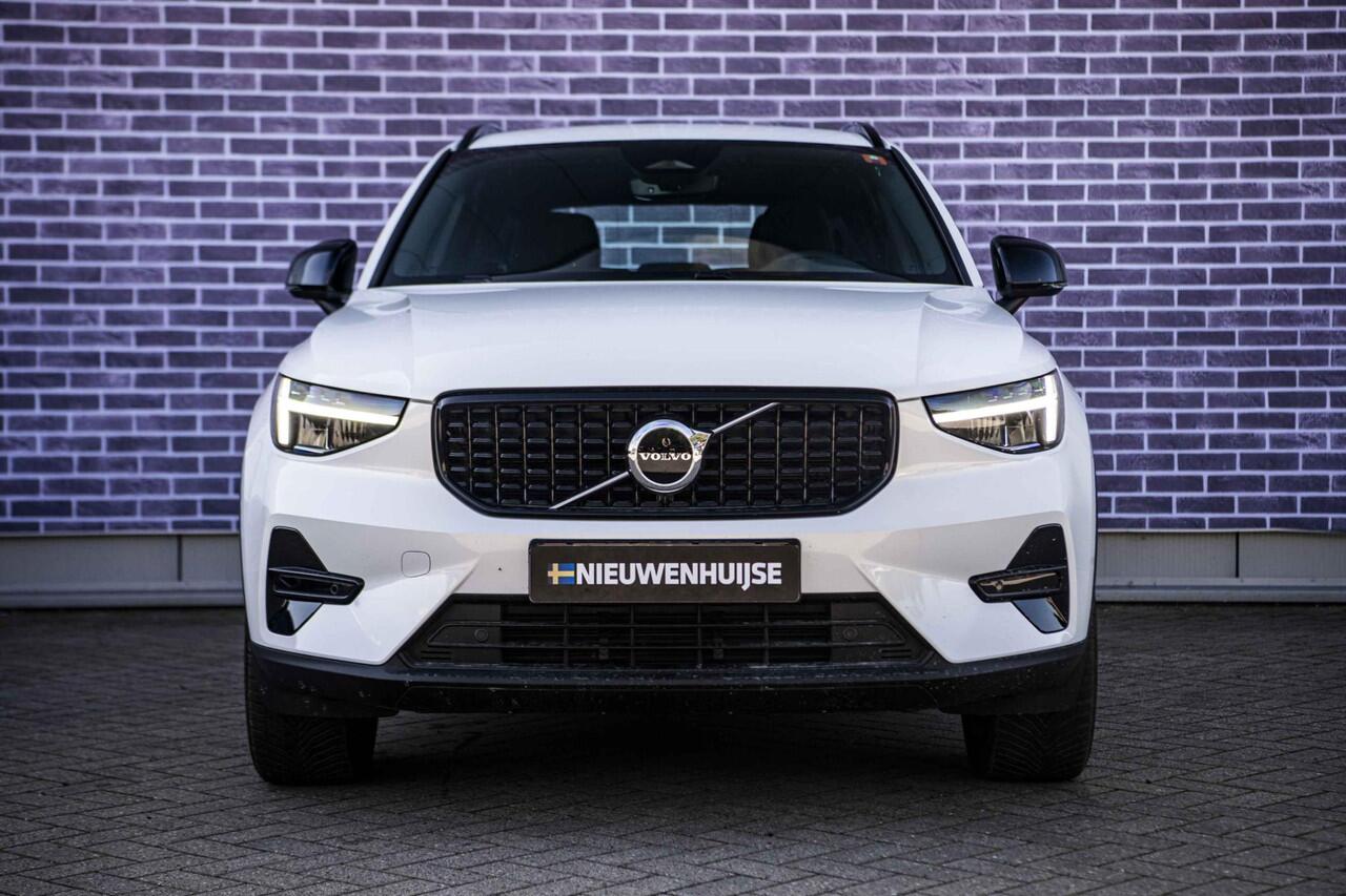 Volvo XC40 2.0 B4 Plus Dark | Trekhaak | Adaptive Cruise Control | Dode hoek detectie BLIS | Harman/Kardon audio | Elektrische stoelverstelling | Stoel- en stuurverwarming | Verwarmde Voorruit |