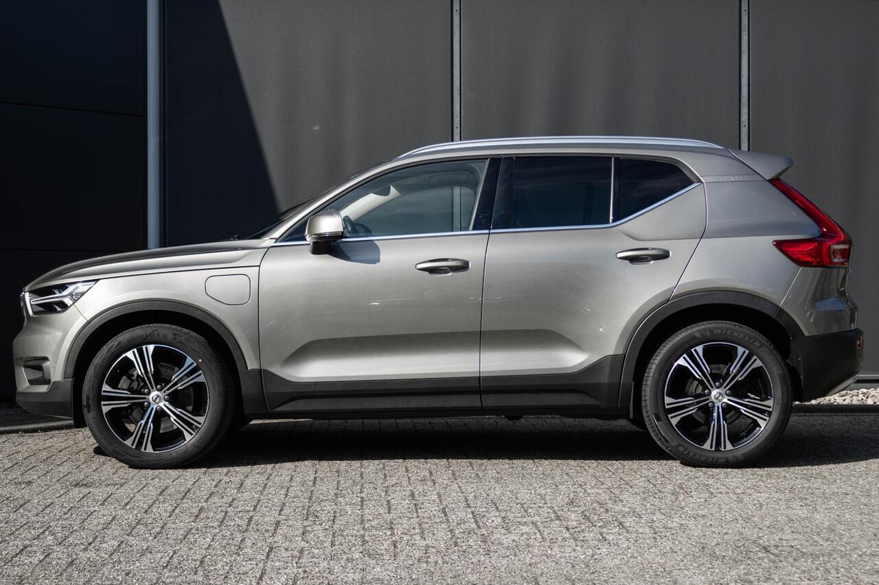 Volvo XC40 T5 Recharge Inscription | Blond lederen bekleding | Adaptive Cruise Control | Parkeerverwarming | 360° Parkeercamera | Parkeersensoren voor + achter | Stoelverwarming voor + achter | BLIS | Harman Kardon Premium Audio