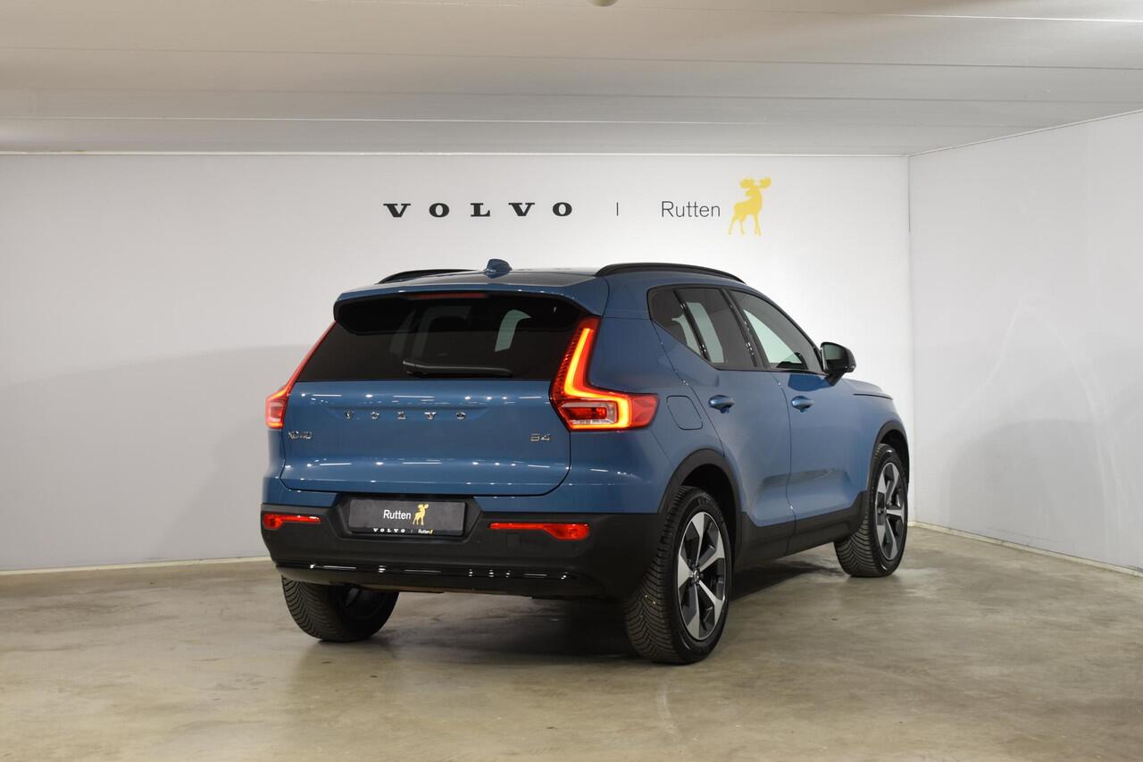 Volvo XC40 B4 211PK Automaat Plus Dark / Climate pack / Donker getint glas / 19'' velgen / Adaptieve cruise control / DAB+ / El. Achterklep