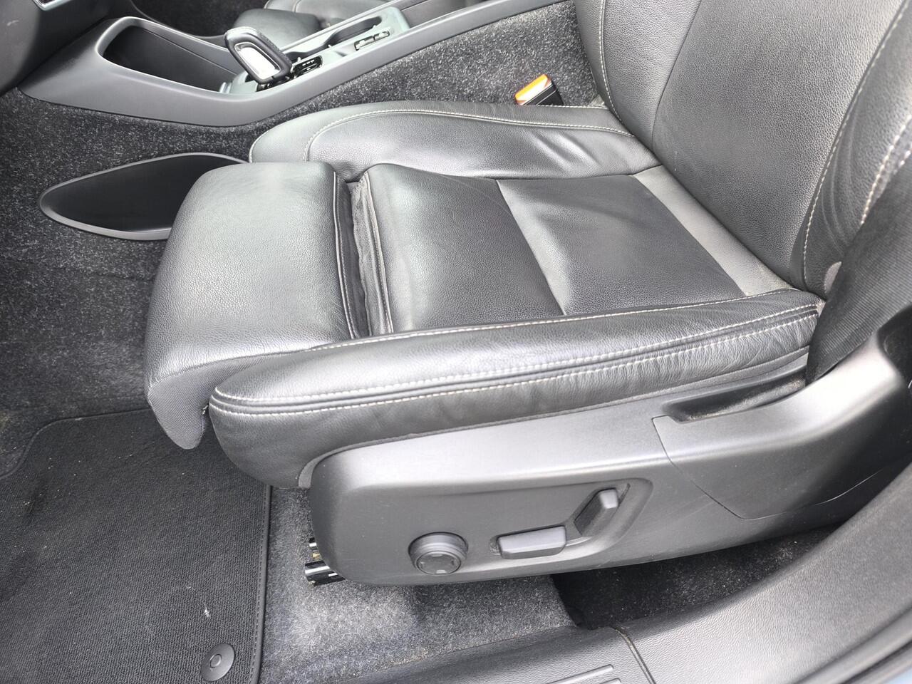 Volvo XC40 1.5 T4 Recharge Inscription Expression Leder sport interieur, stoel verwarming V+A electr verst geheugen stoel, voorruit verwarming,carplay, electr A klep