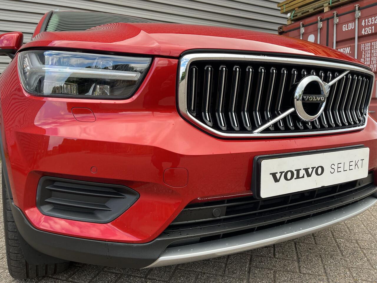 Volvo XC40 T4 Recharge Inscription / Leder / 19" velgen / Achterbank verwarmd /