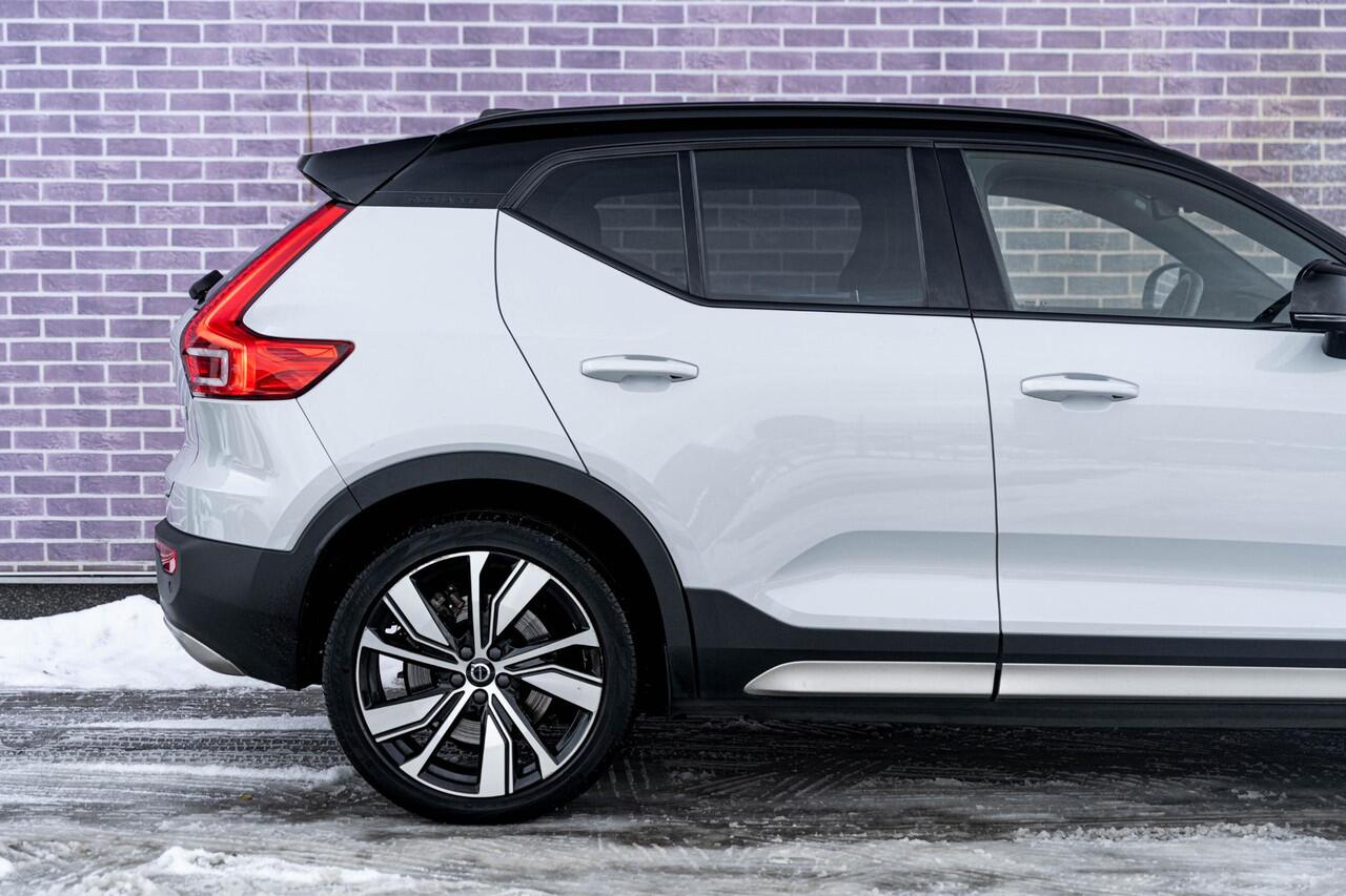 Volvo XC40 Recharge P8 AWD 78 kWh R-Design | Stoel- / Stuurverwarming | Panoramadak | 360 Camera | Harman Kardon Audio | Dodehoekdetectie | Adaptive Cruise Control | Keyless Entry |