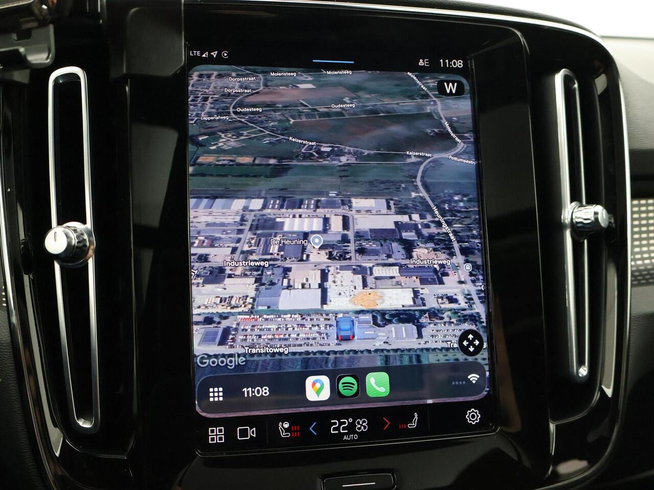 Volvo XC40 RECHARGE TWIN PRO 408 PK + TREKHAAK WEGKL. | 360 CAMERA | PANORAMA | 20 INCH | HARMAN/KARDON