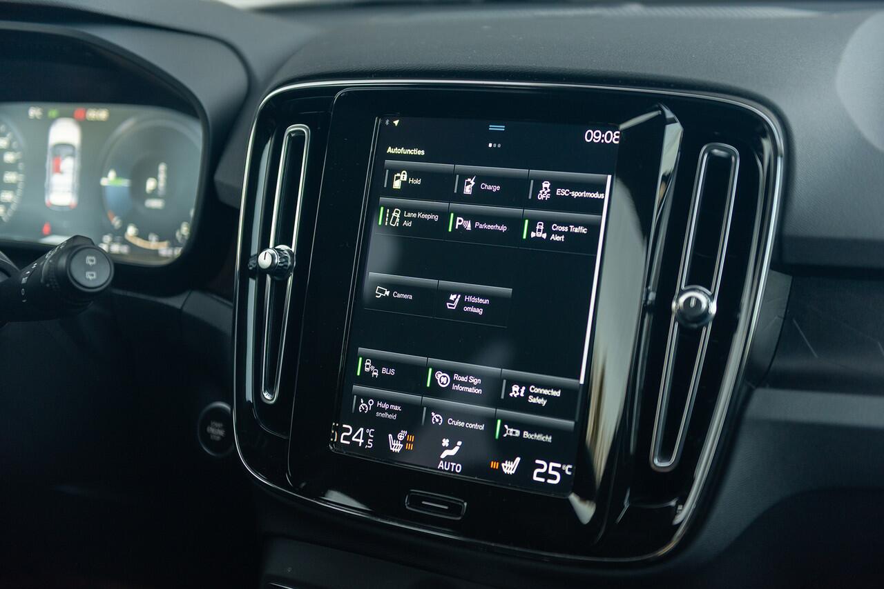 Volvo XC40 T4 Aut. Plug-in Hybrid Ultimate Bright Leder ACC Panoramadak 211pk