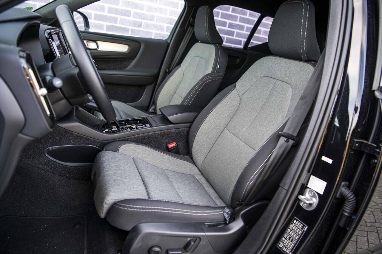 Volvo XC40 2.0 B3 Plus Black Edition | Stuur/Stoelverwarming | Pixel LED Koplampen | 20" Velgen | 360 Camera | Adaptive Cruise Control | Getint Glas | BLIS |