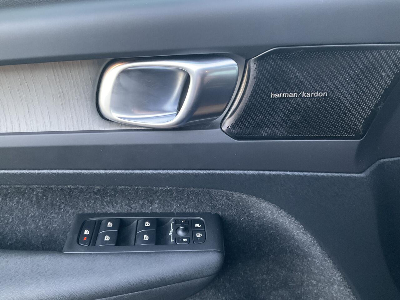 Volvo XC40 1.5 T5 262pk Recharge R-Design Pano Stoel/Stuurverw.Trekhaak Harman Kardon Blis