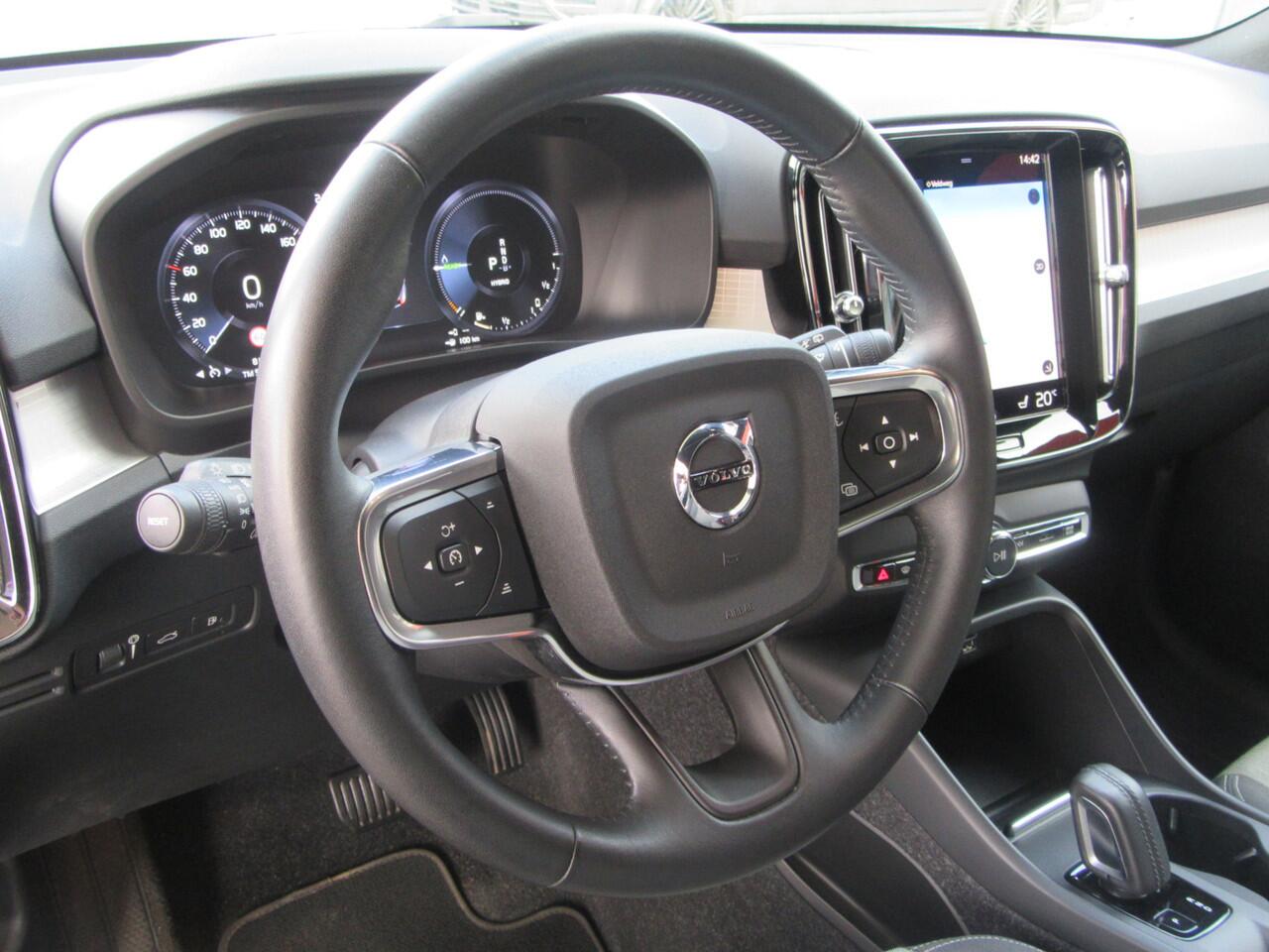 Volvo XC40 1.5 T4 Recharge Inscription Expression | Navi | Camera | 19 LM velgen | Elektr A klep | (occasion)