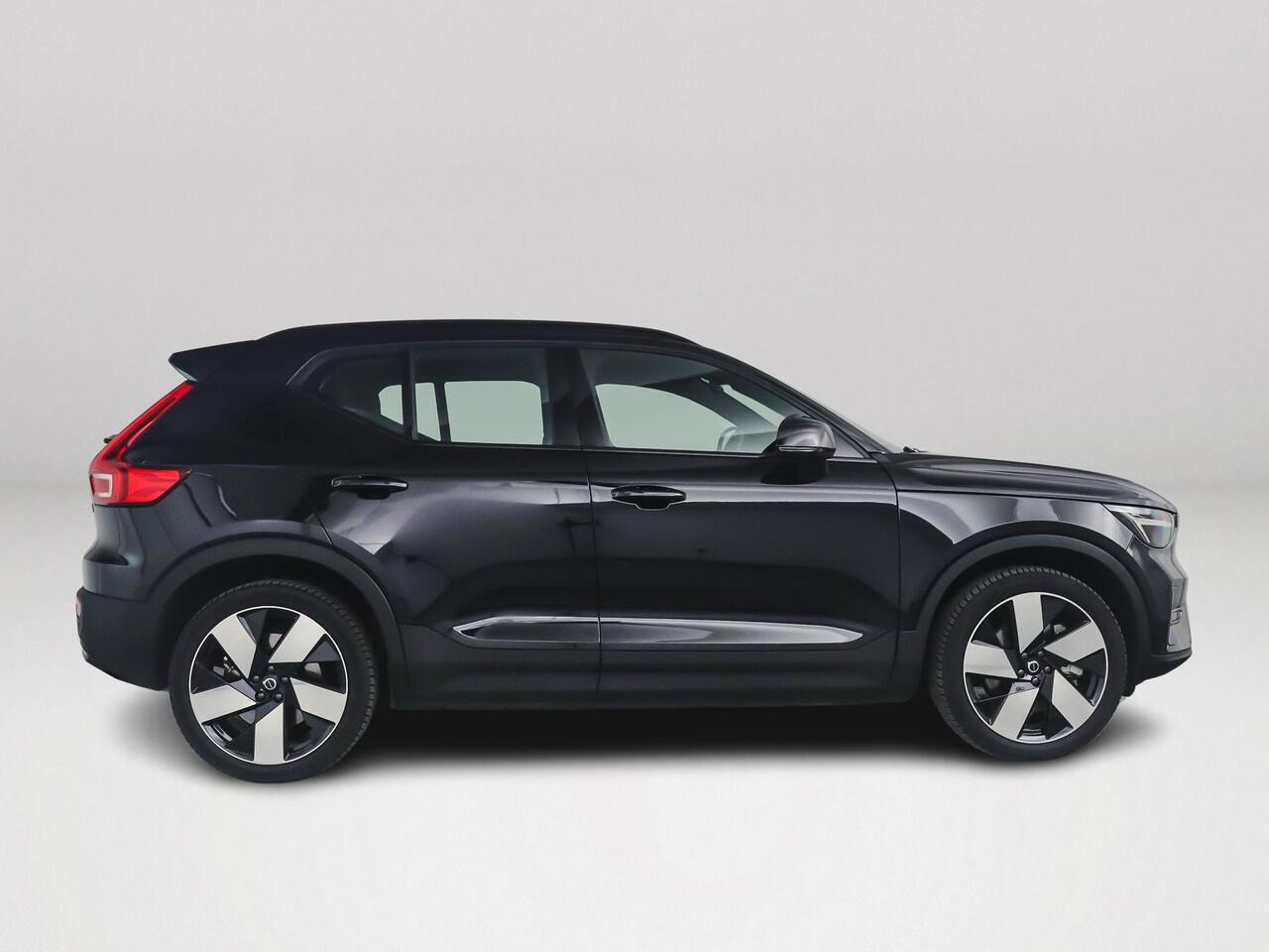 Volvo XC40 Single Motor Extended Range Plus 82 kWh | Stoel- en stuurverwarming | Parkeercamera
