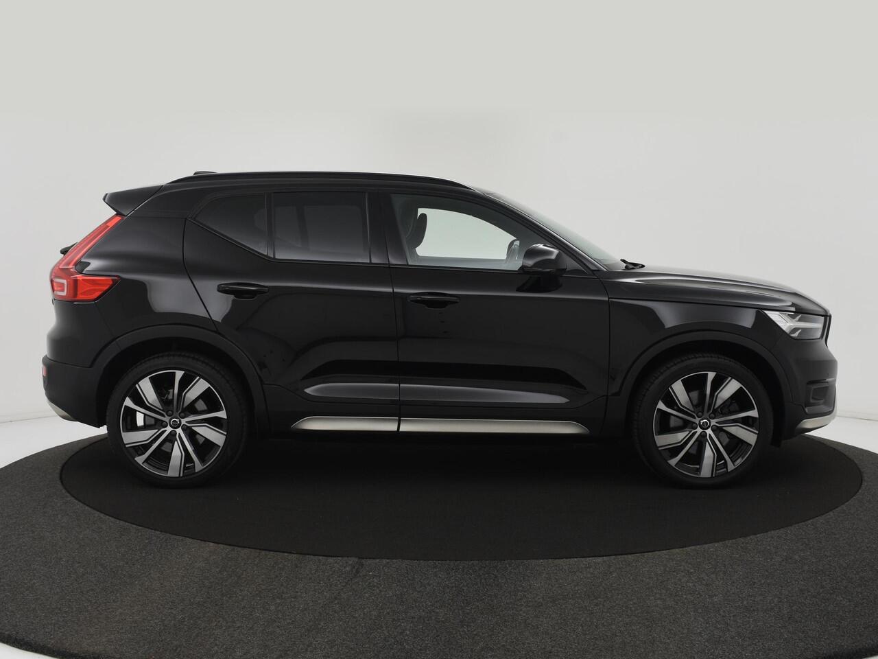 Volvo XC40 Recharge P8 AWD 408PK R-Design TREKH|MEMORYSTOEL|SOH91%|WARMTEPOMP|ACC|BLIS|LEER|WINTERPACK|ELEK.ACHTERKLEP