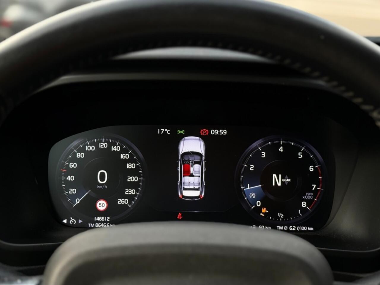 Volvo XC40 1.5 T2 MOMENTUM TREKHAAK LED STOEL/STUUR VERW. ADD CRUISE