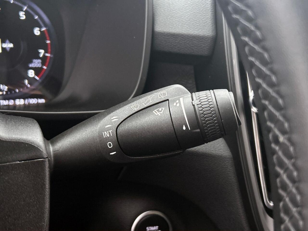 Volvo XC40 1.5 T2 Momentum Core | Rijklaar | Stoel + Stuur Verwarming | Nav