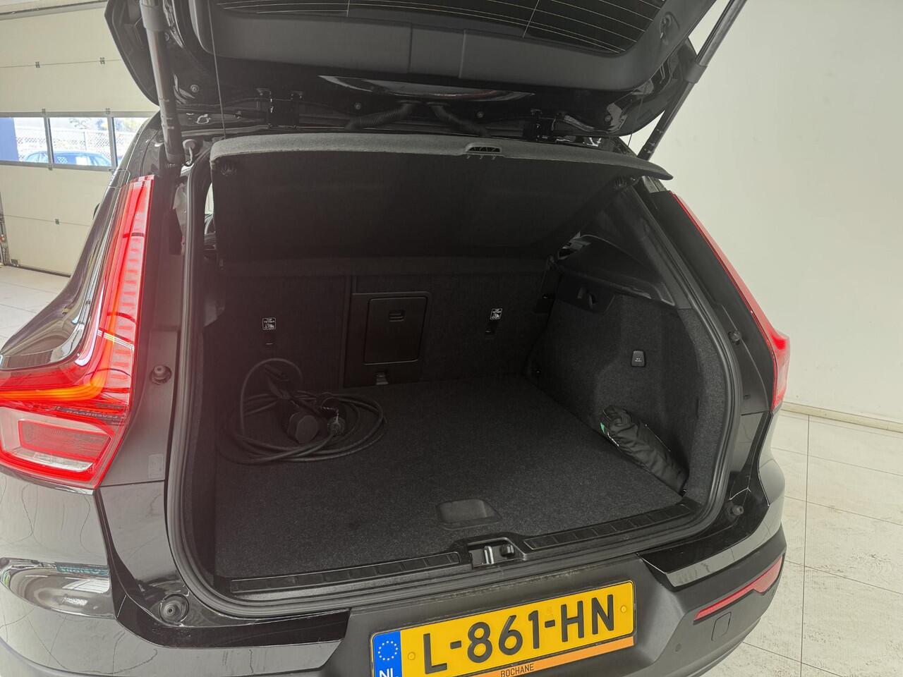 Volvo XC40 1.5 T5 Recharge R-Design | Panoramadak | Harman/Kardon | Navigatie | Elektrisch Bedienbare Achterklep |