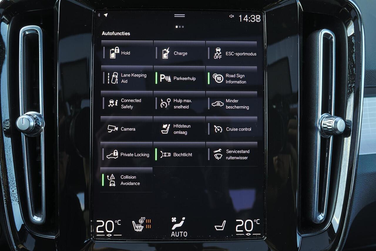 Volvo XC40 T5 Recharge Plus Dark - Panorama/schuifdak - IntelliSafe Assist - Harman/Kardon audio - Parkeercamera achter - Verwarmde voorstoelen & stuur - Parkeersensoren voor & achter - Elektr. bedienb. voorstoelen met geheugen links - Draadloze tel. lader - Extra g