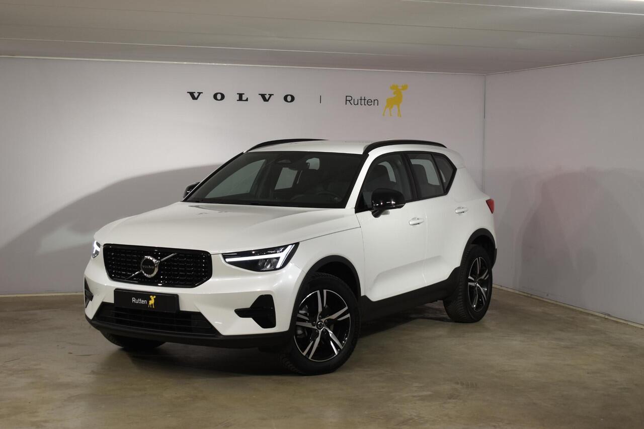 Volvo XC40 B4 211PK Automaat Plus Dark / Adaptieve Cruisecontrol / Parkeersensoren / Stoelverwarming / Stuurverwarming / Elektrische Stoelen / Trekhaak /