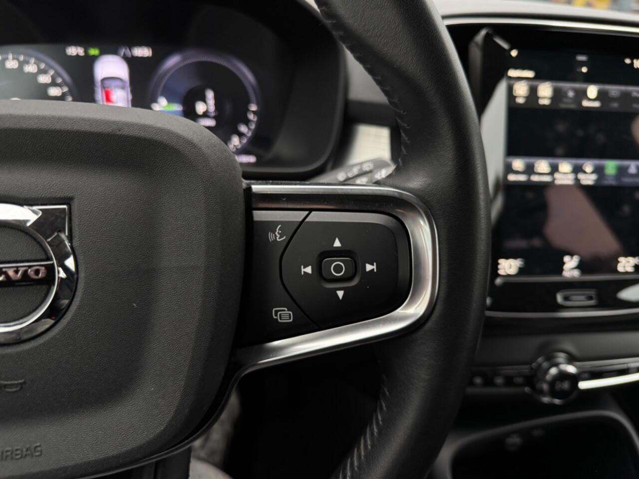 Volvo XC40 1.5 T5 Recharge Inscription - Navi - camera - electr achterklep